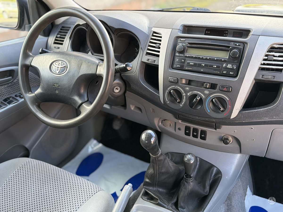 Toyota Hilux 2008 — photo 19