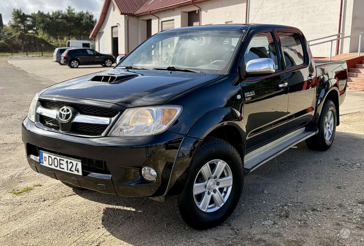 Toyota Hilux 2008 — interior