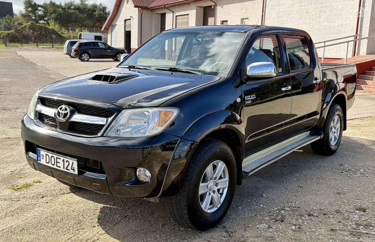 Toyota Hilux 2008 — engine 2494 cm³, 120 HP (88kW)