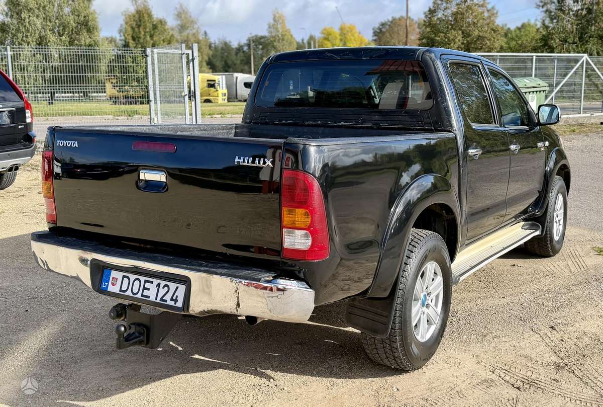 Toyota Hilux 2008 — photo 8