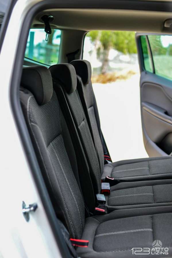 Opel Zafira 2015 — фото 10
