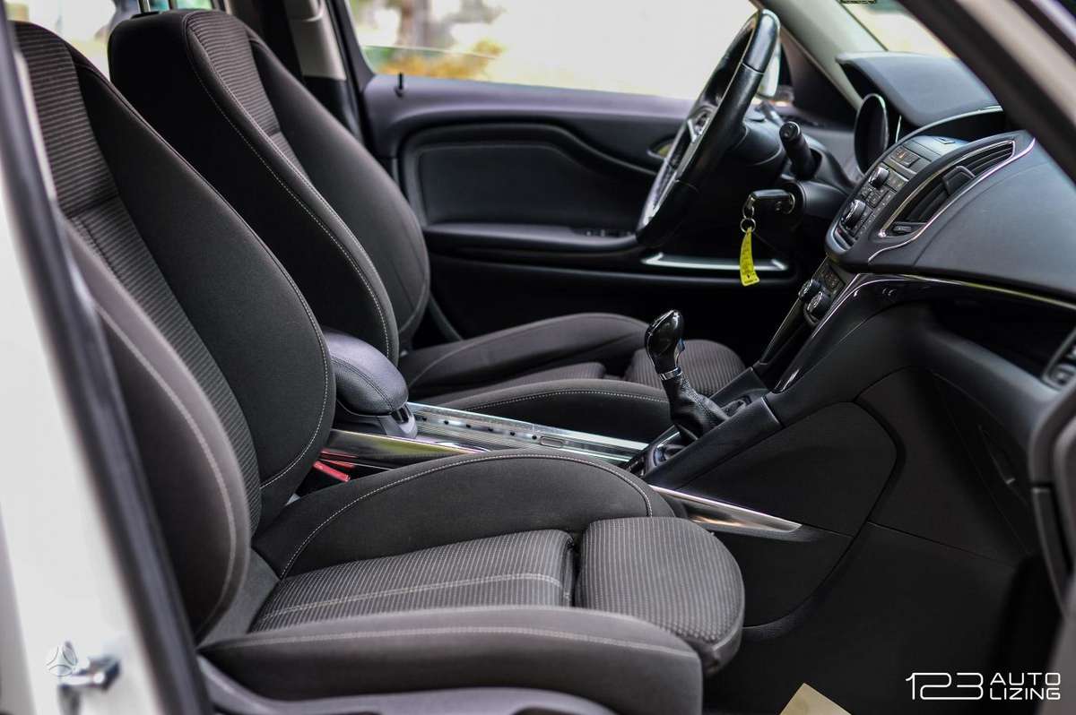 Opel Zafira 2015 — фото 12