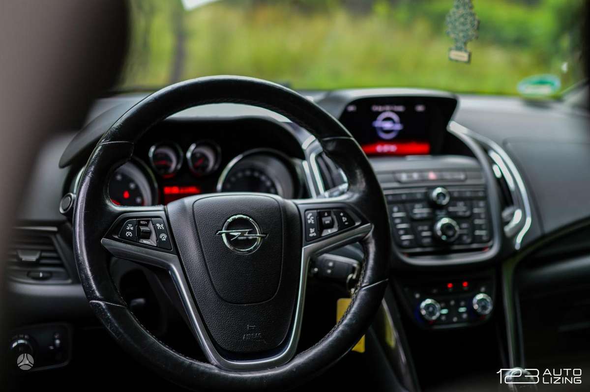 Opel Zafira 2015 — фото 14