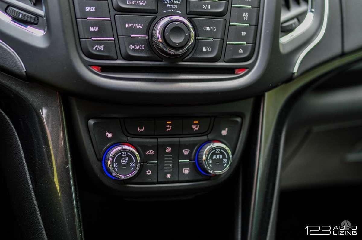 Opel Zafira 2015 — фото 16