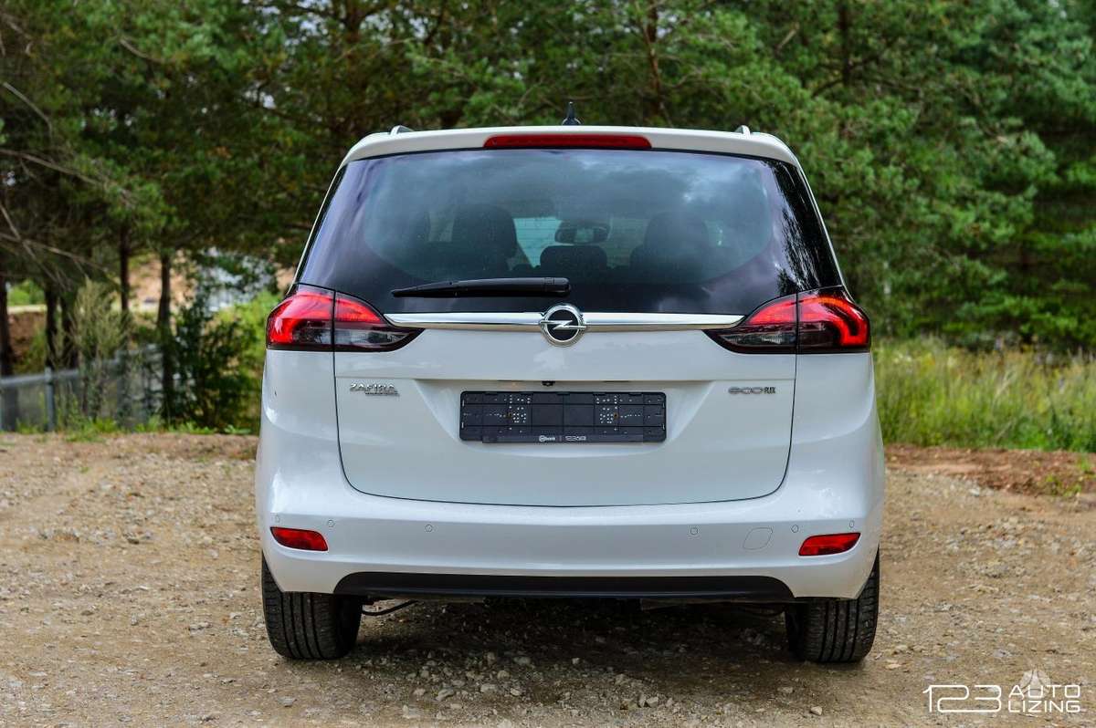 Opel Zafira 2015 — фото 6
