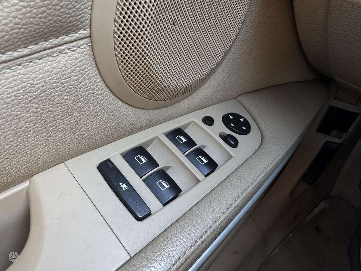 BMW 320 2011 — photo 20