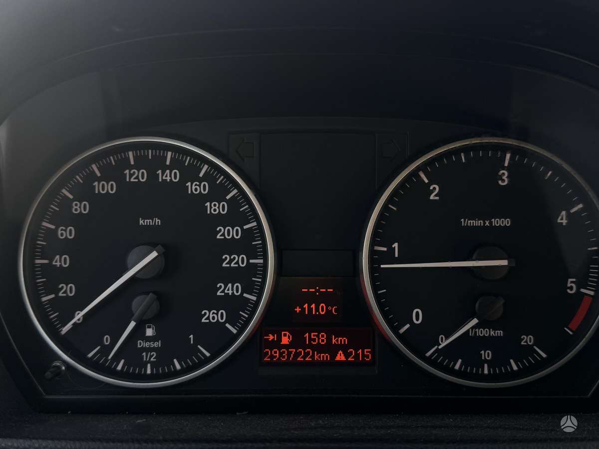 BMW 320 2011 — photo 24