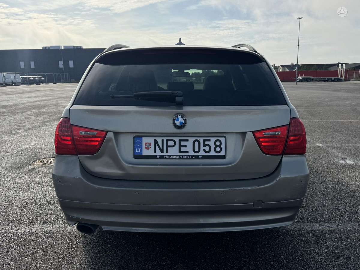 BMW 320 2011 — photo 5