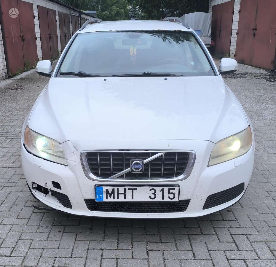 Volvo V70 2007 — вигляд ззаду