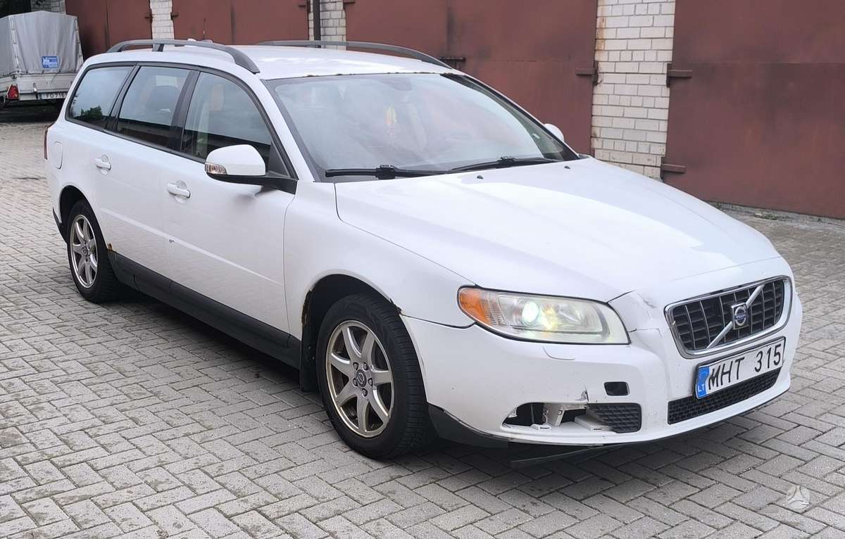 Volvo V70 2007 — салон