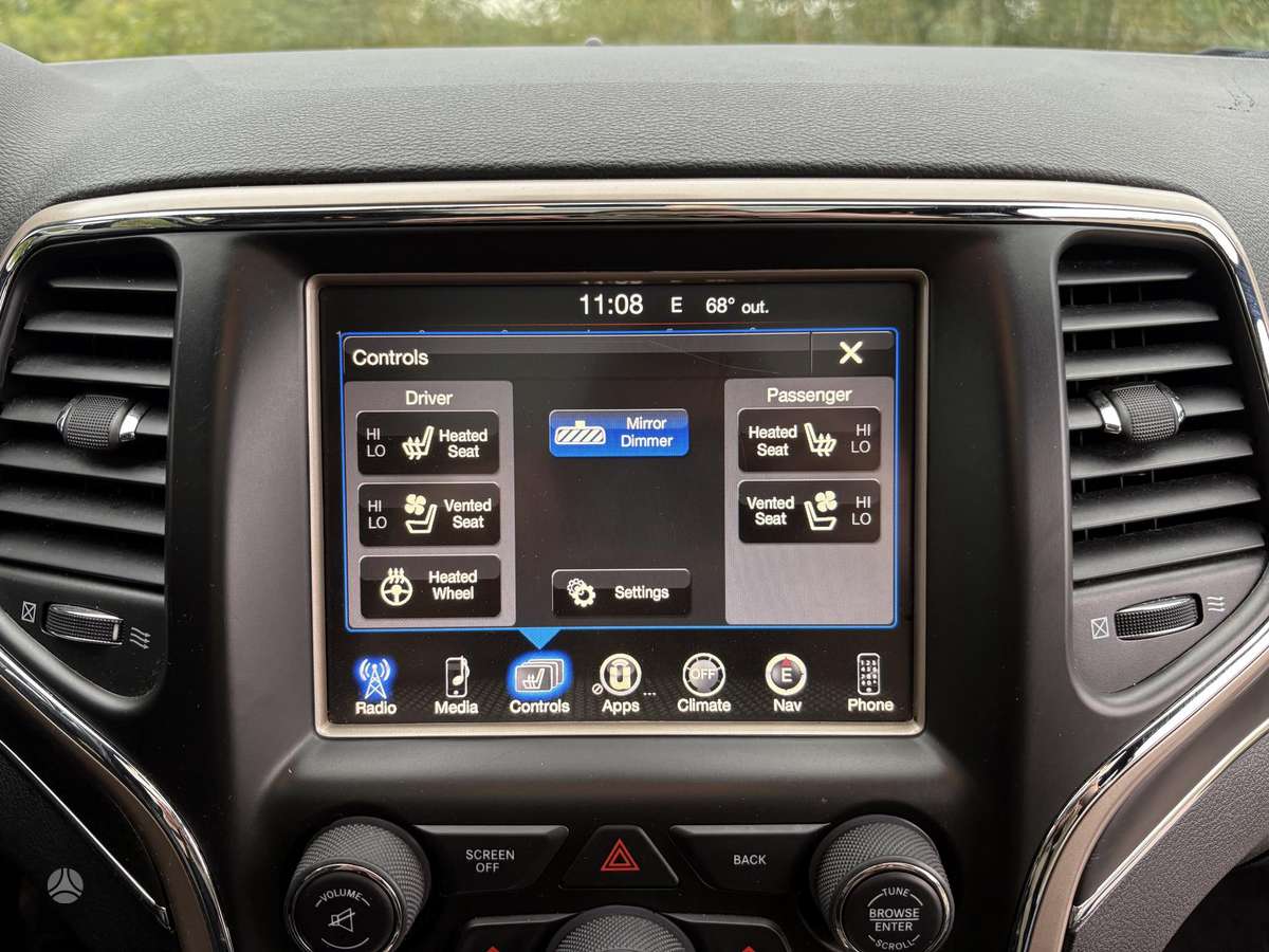 Jeep Grand 2015 — photo 11