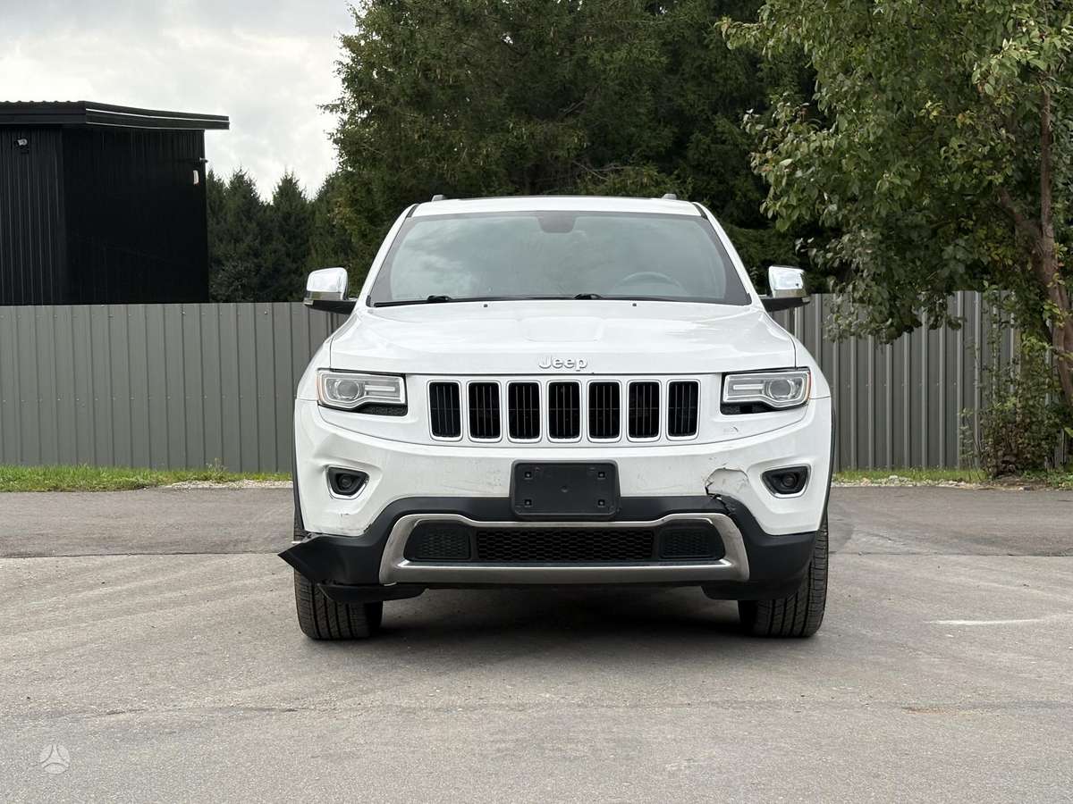 Jeep Grand 2015 — rear view