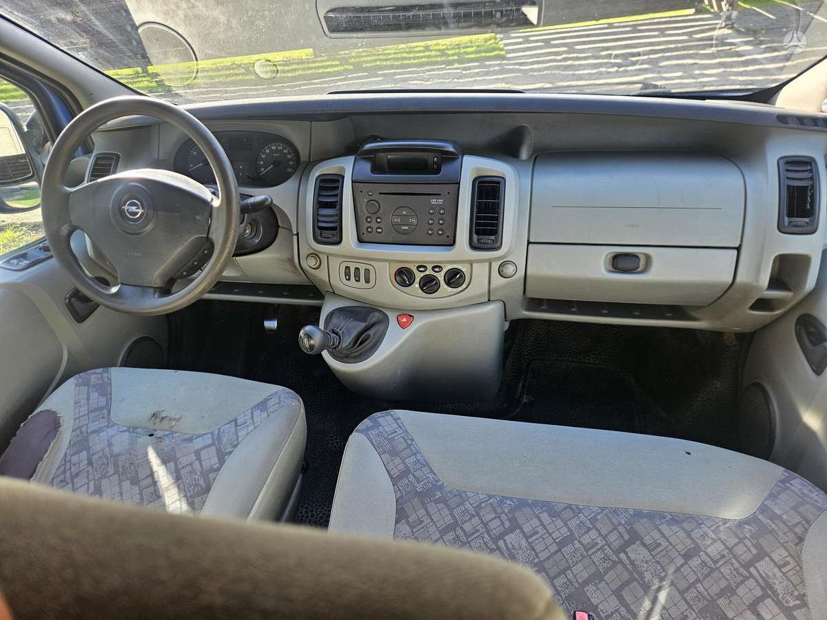Opel Vivaro 2005 — photo 11