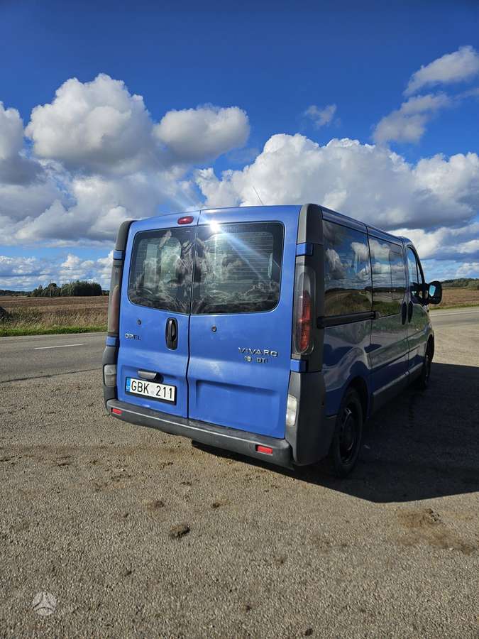 Opel Vivaro 2005 — interior