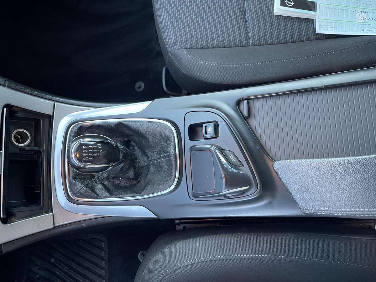 Opel Insignia 2015 — photo 21