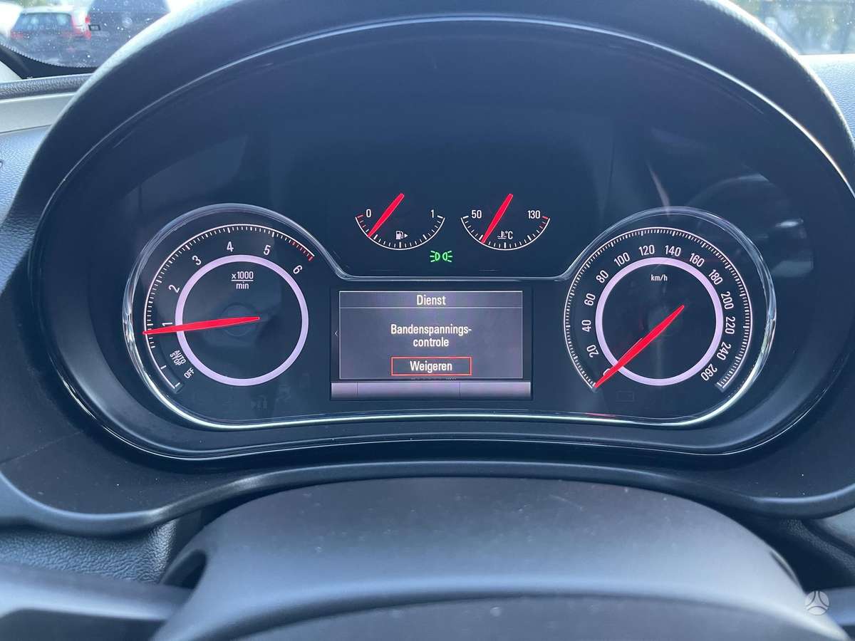 Opel Insignia 2015 — photo 23