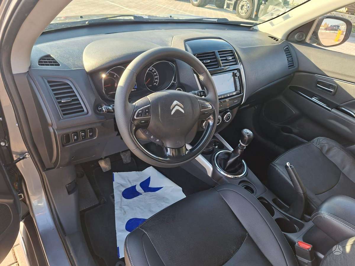 Citroen C4 2013 — photo 8