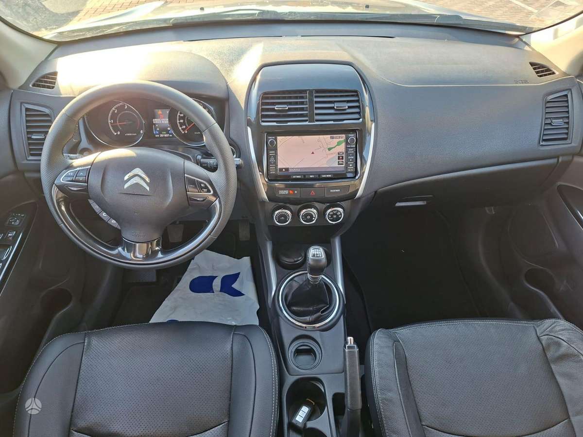 Citroen C4 2013 — photo 9