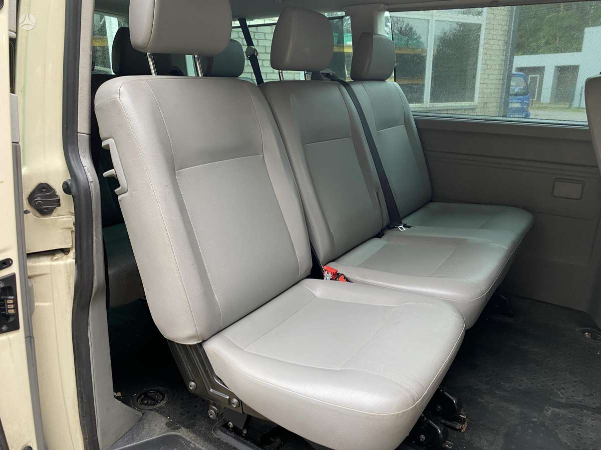 Volkswagen Caravelle 2012 — photo 13