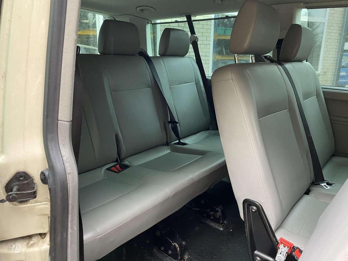 Volkswagen Caravelle 2012 — photo 14