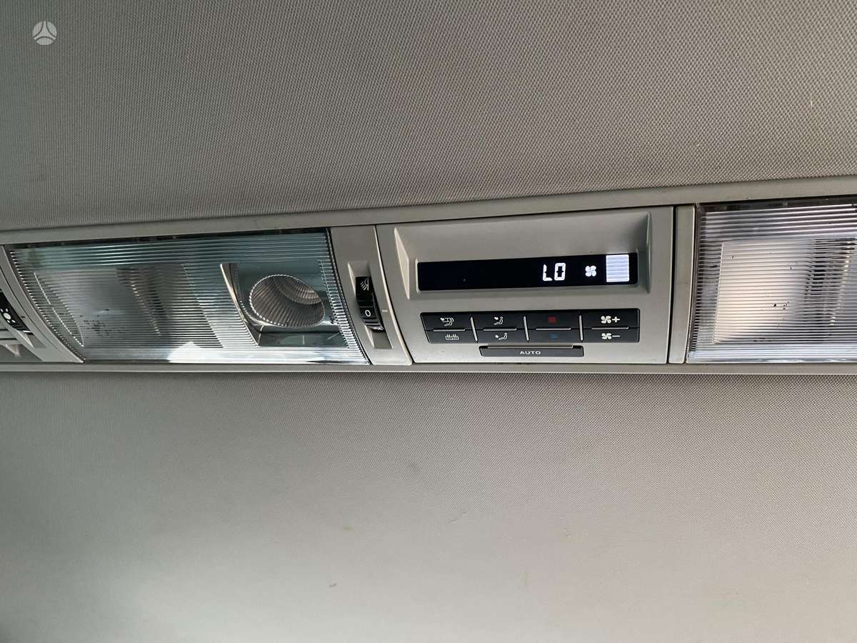 Volkswagen Caravelle 2012 — photo 15