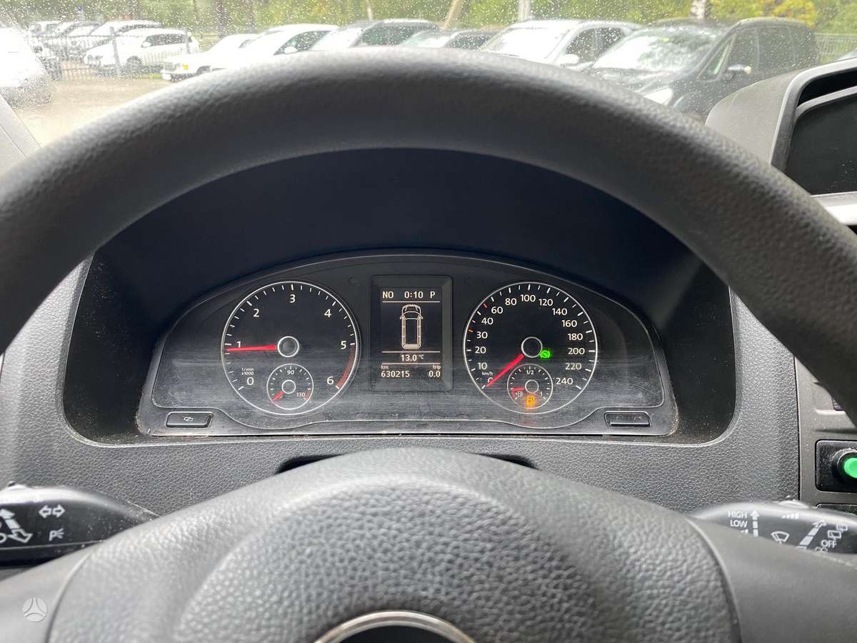 Volkswagen Caravelle 2012 — photo 9