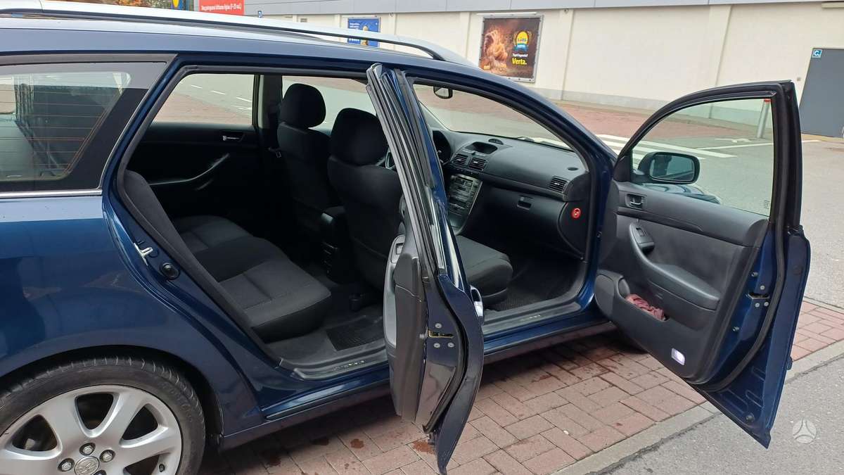Toyota Avensis 2005 — engine 1998 cm³, 147 HP (108kW)