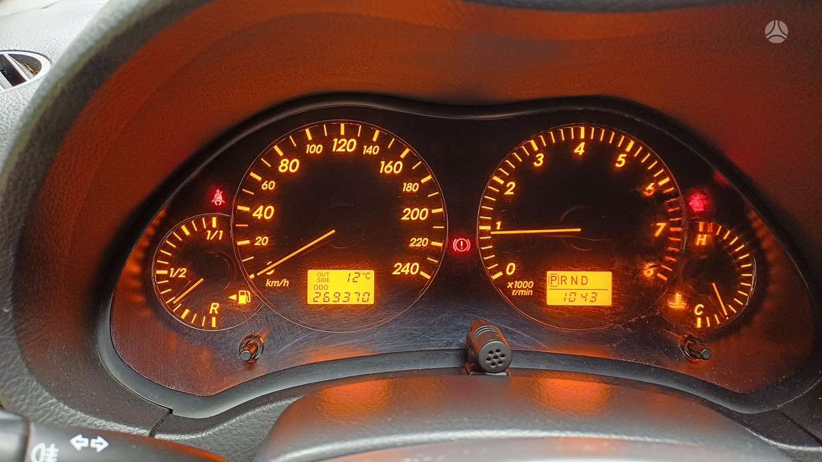 Toyota Avensis 2005 — photo 8