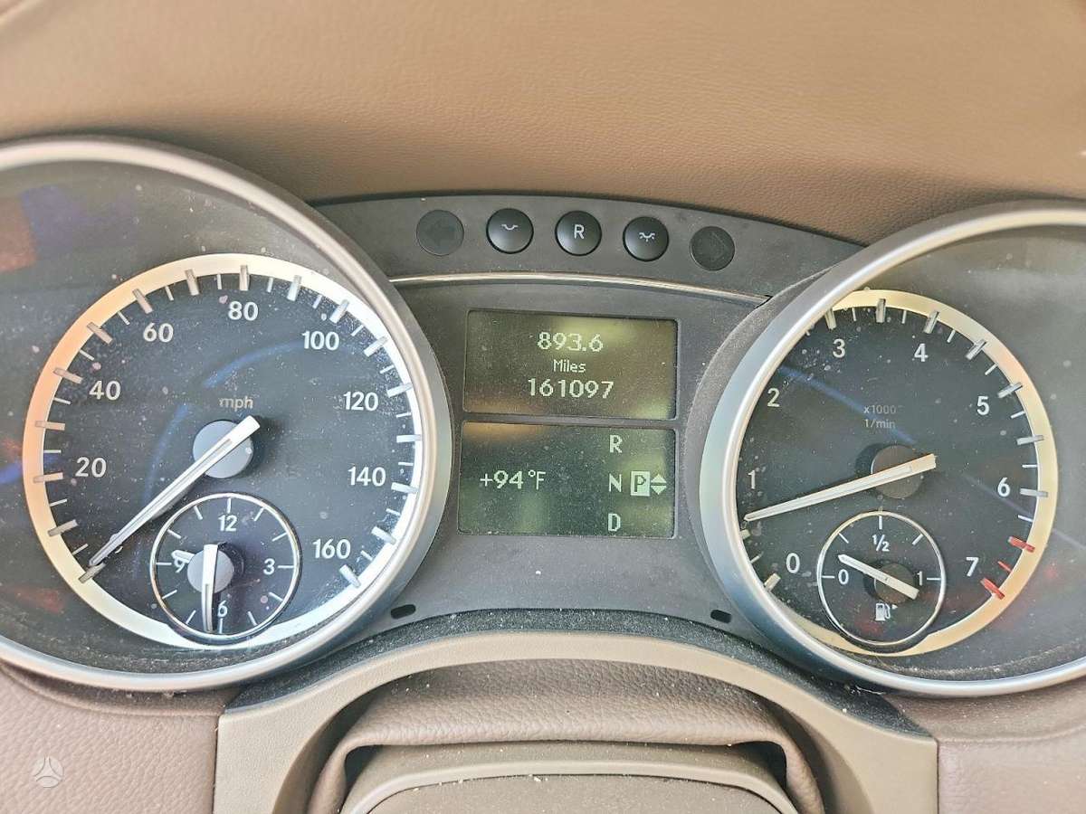 Mercedes-Benz GL450 2011 — photo 10