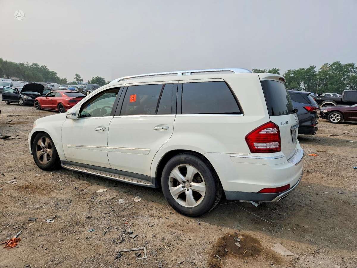 Mercedes-Benz GL450 2011 — engine 4663 cm³, 340 HP (250kW)