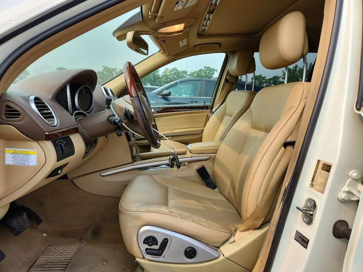 Mercedes-Benz GL450 2011 — photo 7