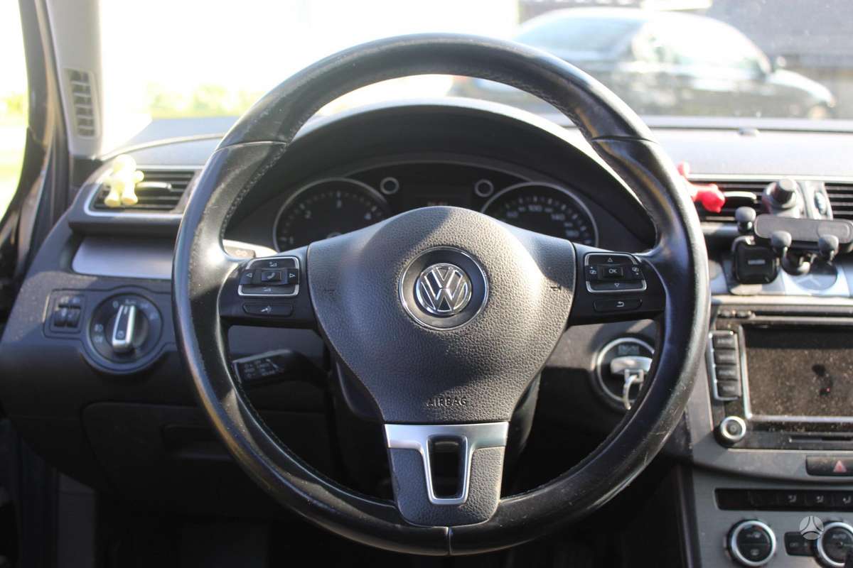 Volkswagen Passat 2014 — photo 8