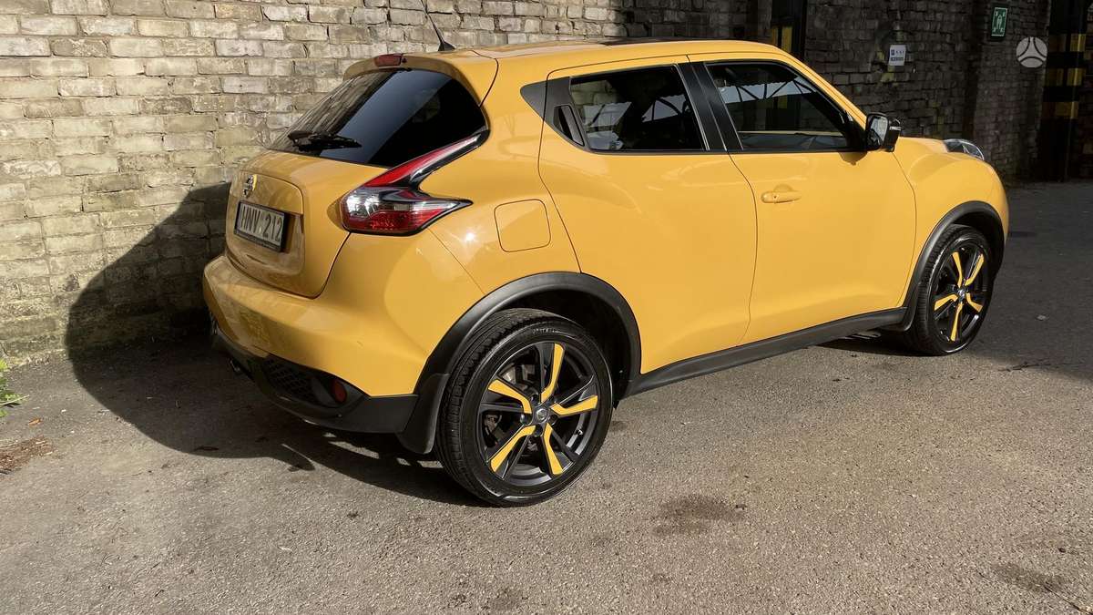 Nissan Juke 2015 — rear view