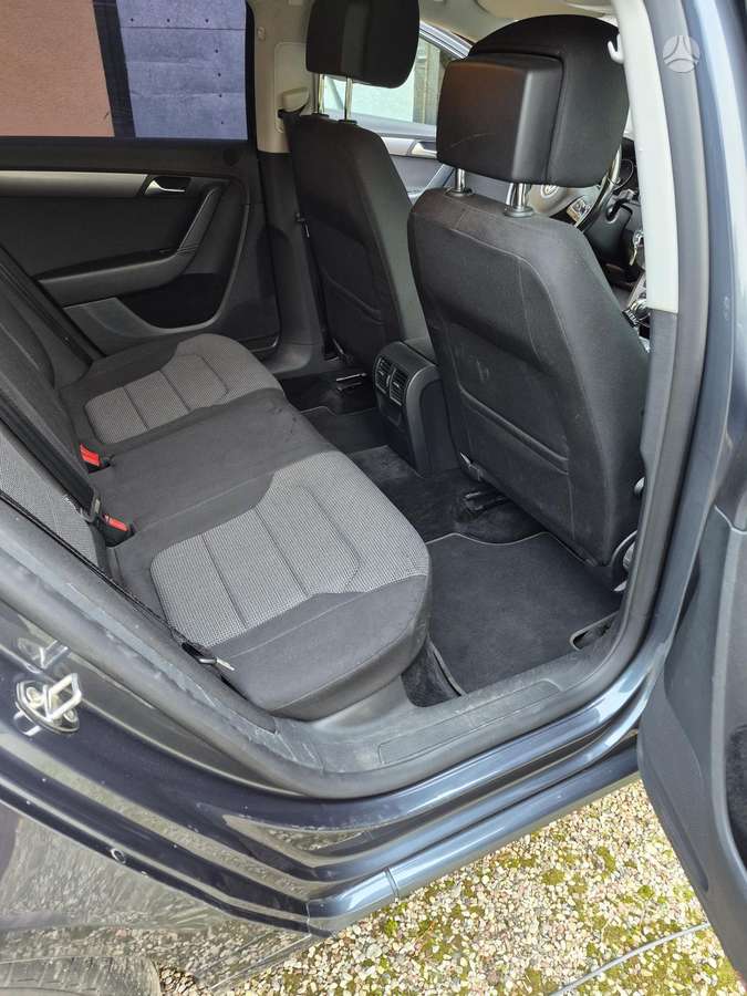 Volkswagen Passat 2012 — photo 12