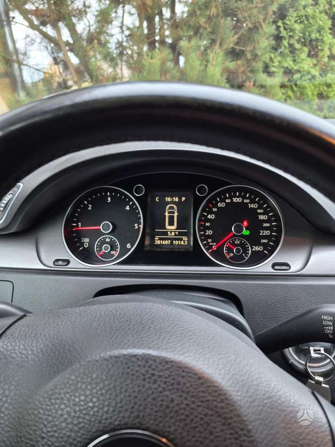 Volkswagen Passat 2012 — photo 13