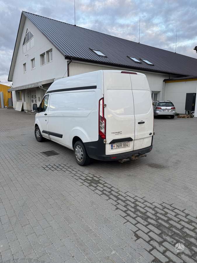 Ford Transit 2015 — вигляд ззаду