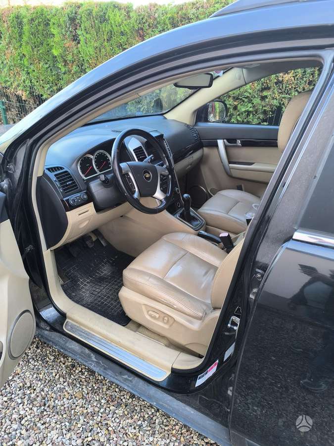 Chevrolet Captiva 2007 — interior
