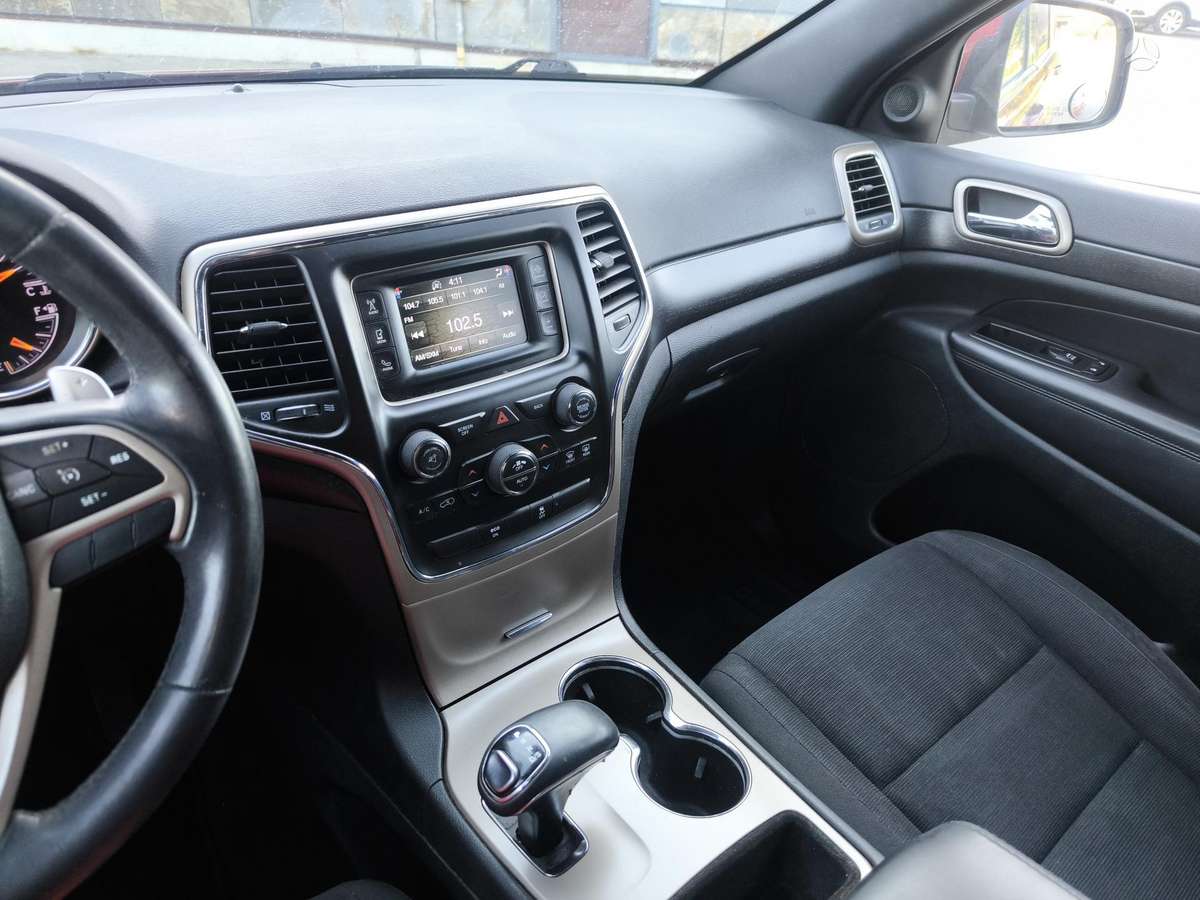 Jeep Grand 2015 — photo 10