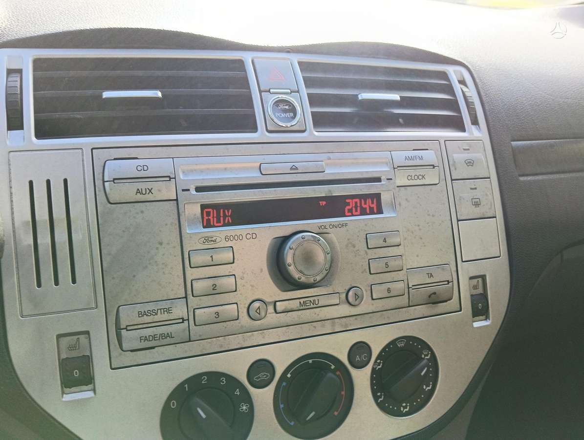 Ford Kuga 2010 — photo 15