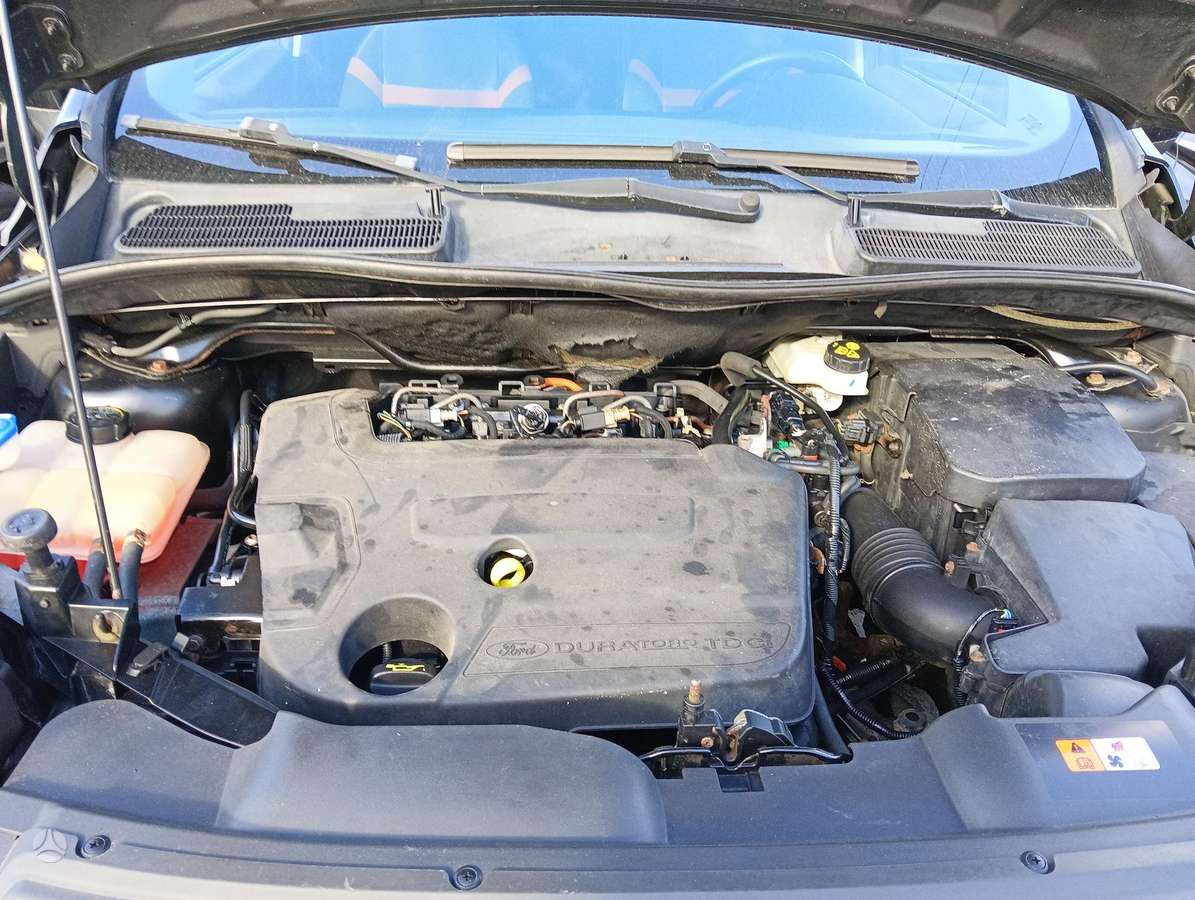 Ford Kuga 2010 — photo 16