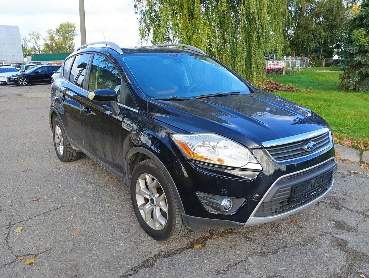 Ford Kuga 2010 — interior
