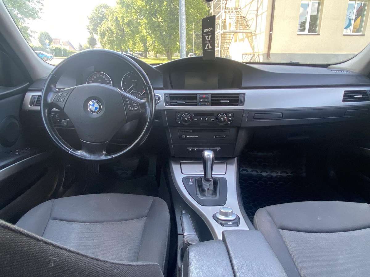 BMW 320 2005 — photo 8