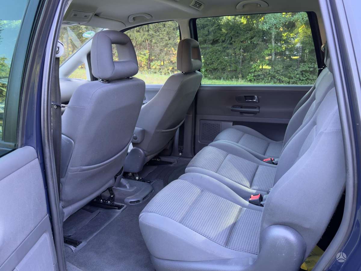 Volkswagen Sharan 2010 — photo 10