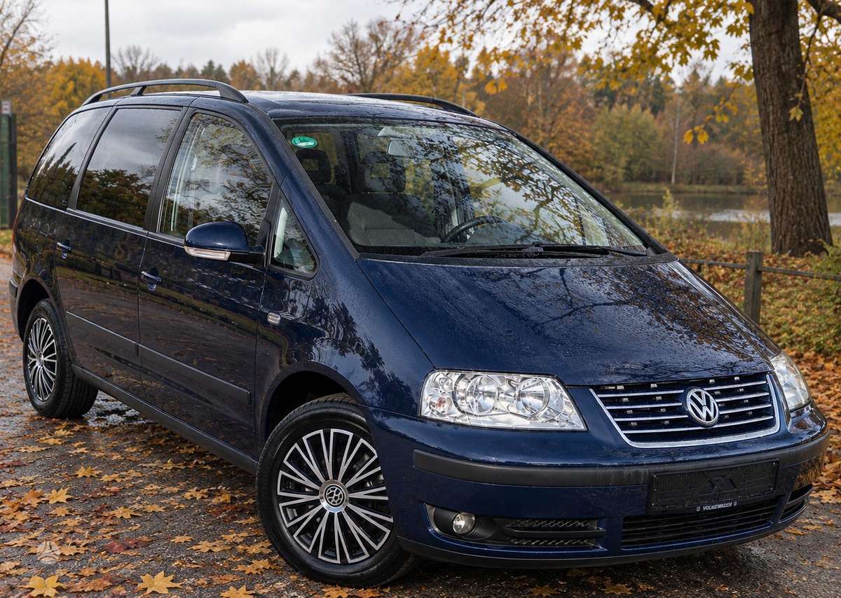 Volkswagen Sharan 2010 — interior