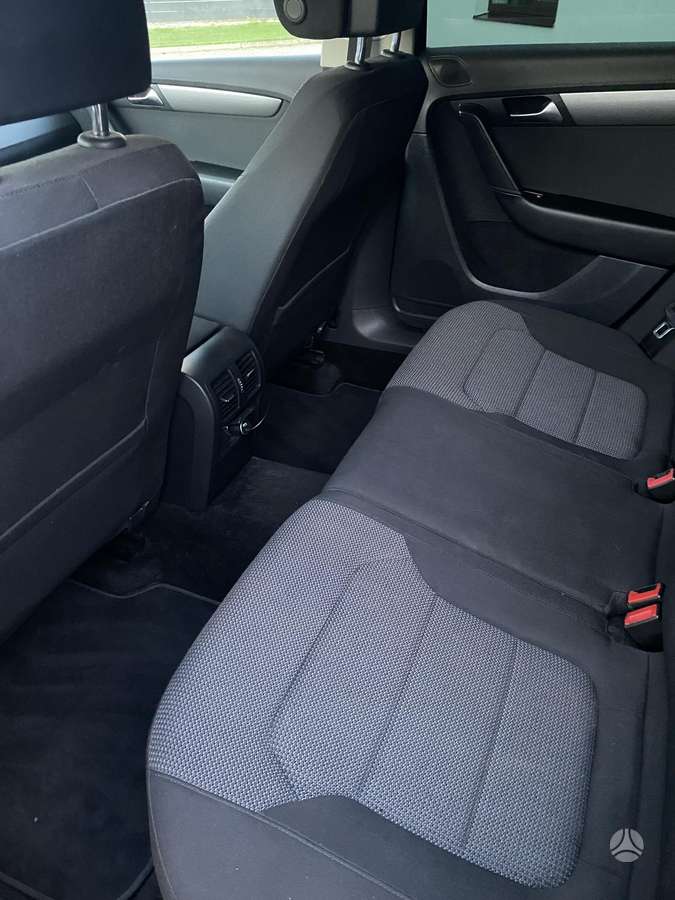 Volkswagen Passat 2012 — photo 9
