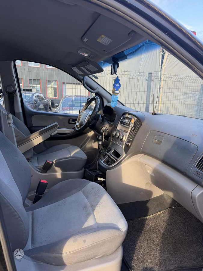 Hyundai H1 2009 — photo 9
