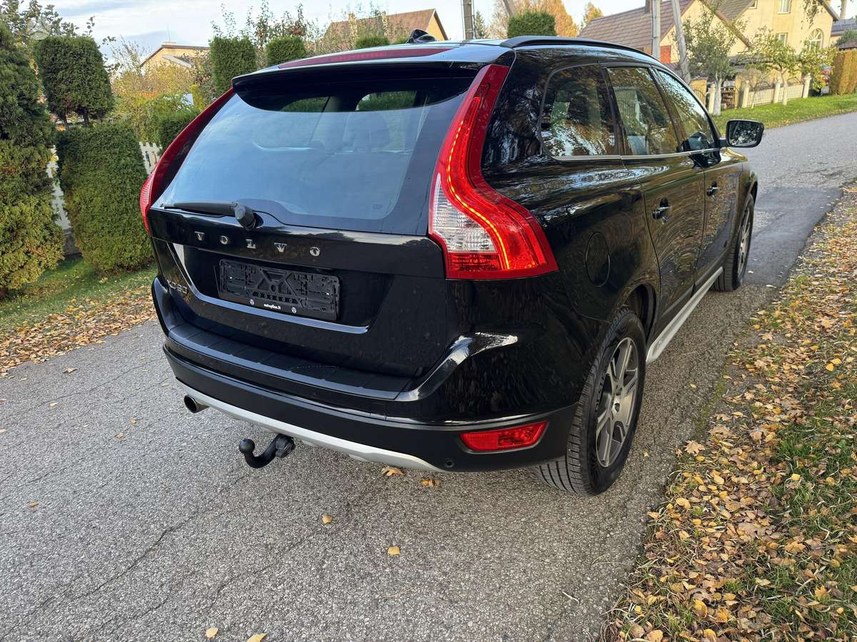 Volvo XC60 2010 — photo 11