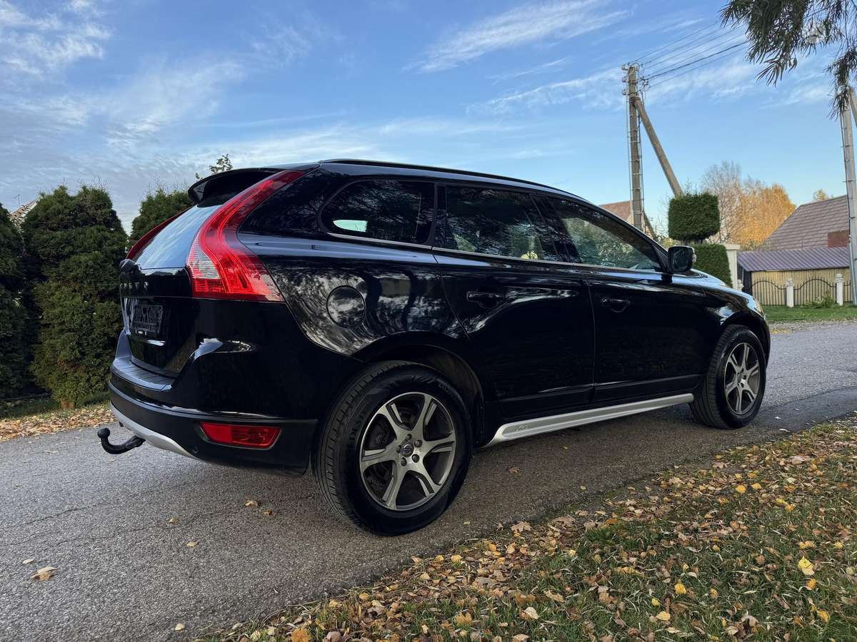 Volvo XC60 2010 — photo 12