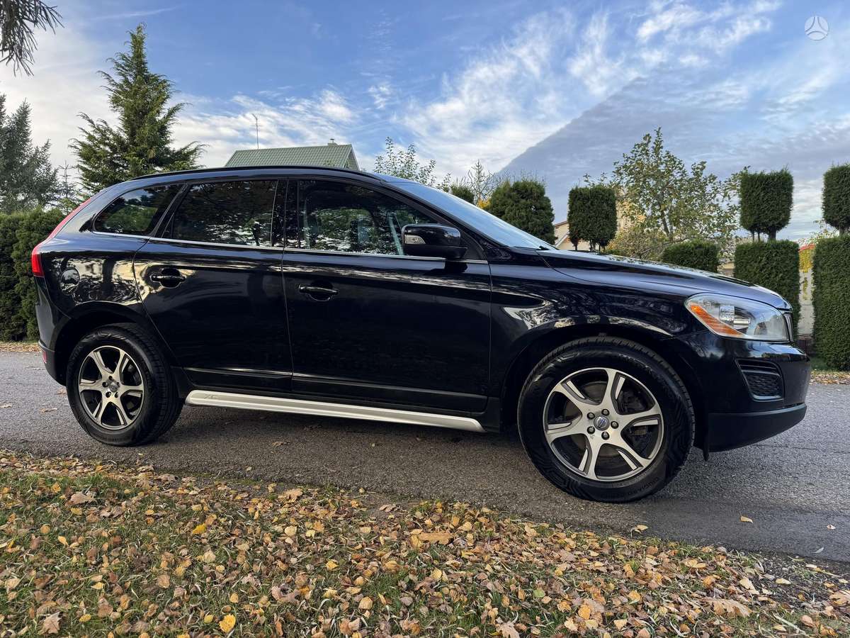 Volvo XC60 2010 — photo 14