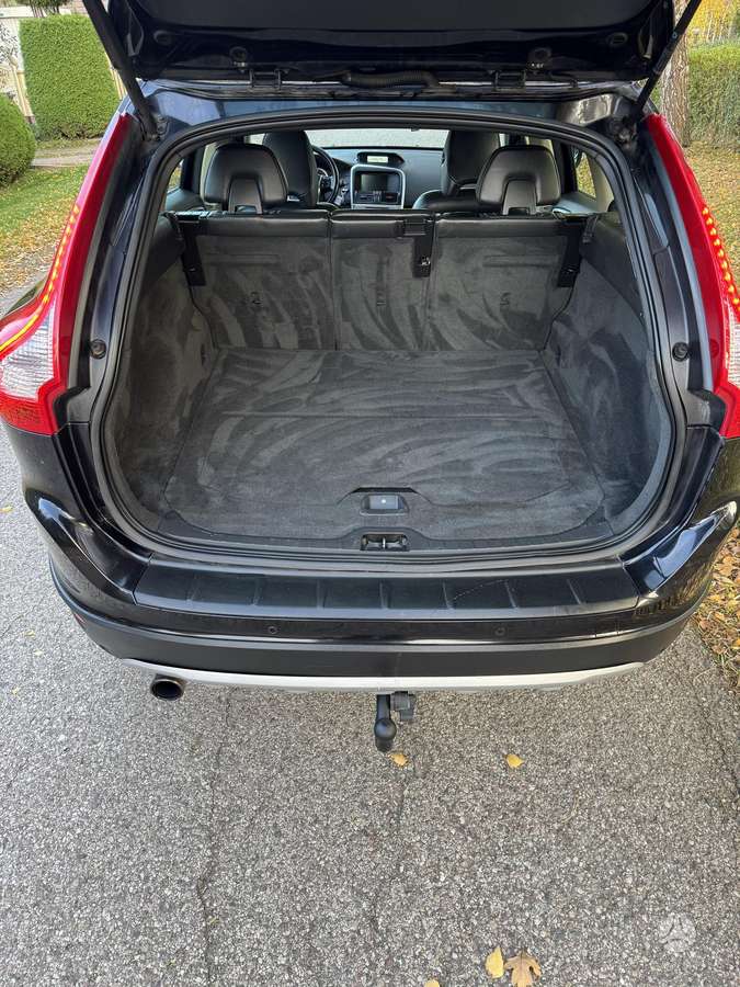 Volvo XC60 2010 — photo 19